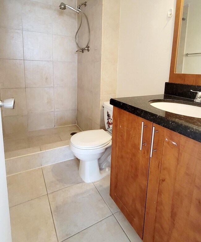 Building Photo - 494 NW 165th St