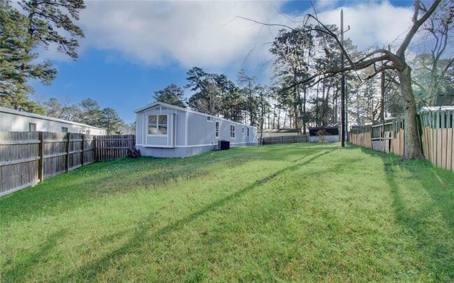 Building Photo - 13419 Commander Cir