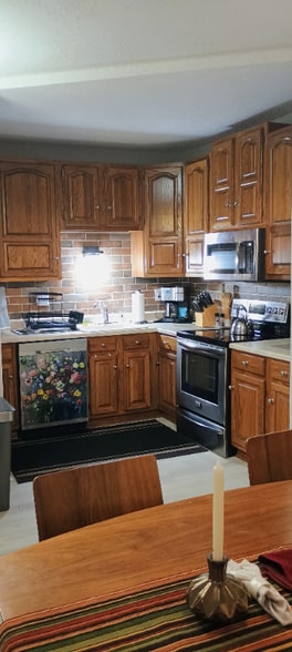 Building Photo - 906 Bitterfield Dr