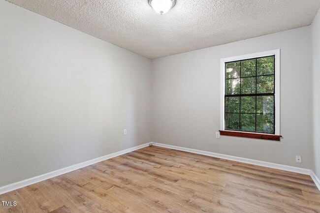Building Photo - 7820 Falcon Rest Cir