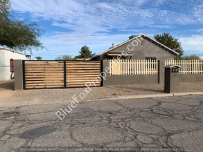 Building Photo - 216 W Pennsylvania Dr