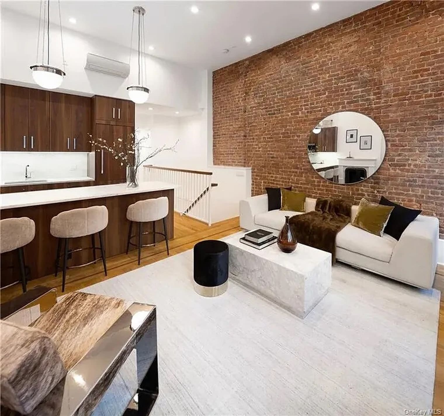 Building Photo - 543 3rd Ave