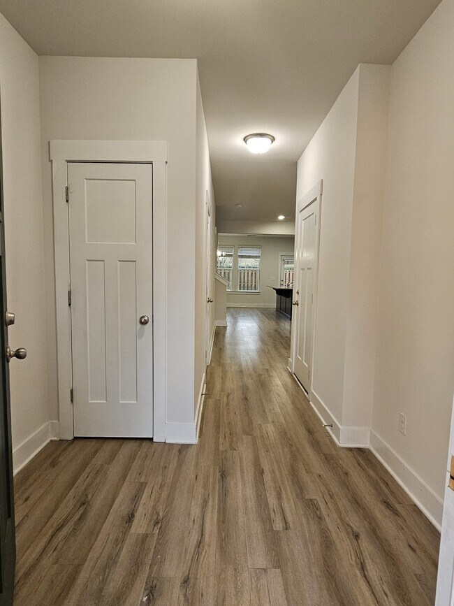 Building Photo - 114 Lerner Ct