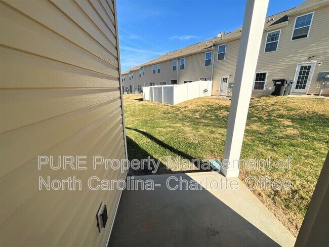 Building Photo - 7627 Galvin St
