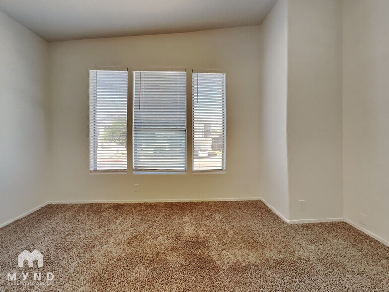 Building Photo - 5862 E Norwood St