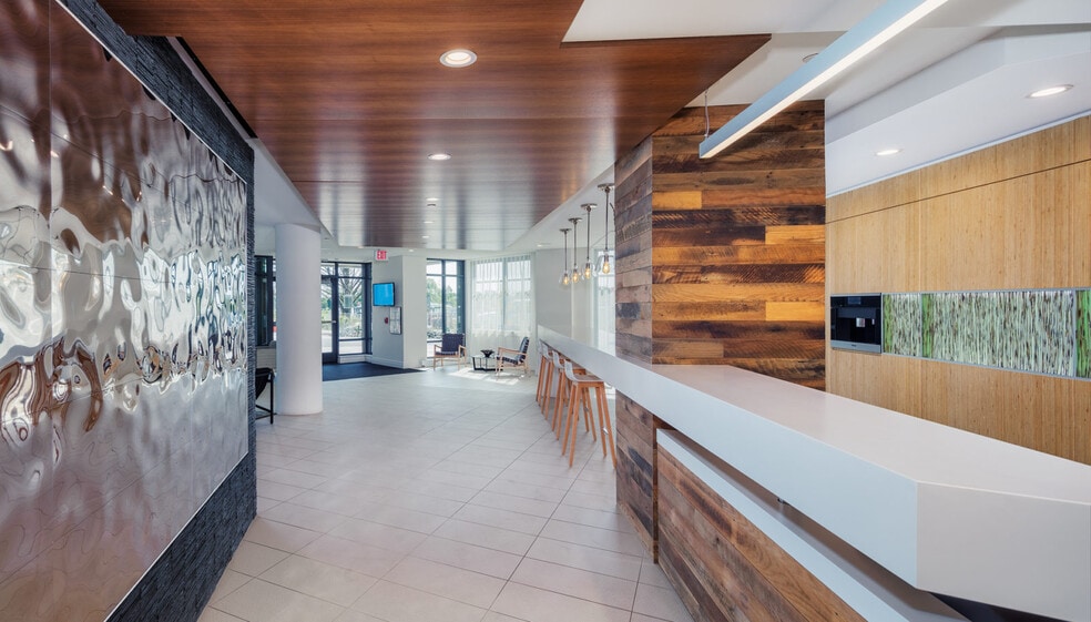 Building Lobby - 525 Water St SW