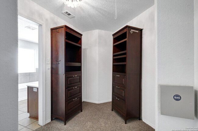 Building Photo - 10511 Cosmos Canyon