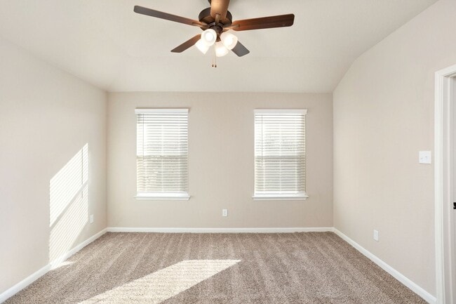 Building Photo - 3/2.5 Townhome