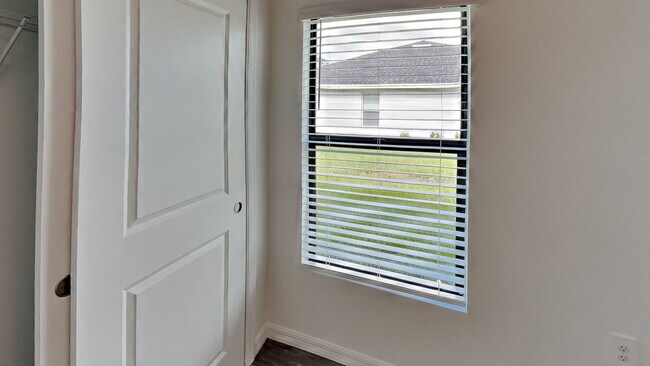 Building Photo - 4028 SW 7th Pl