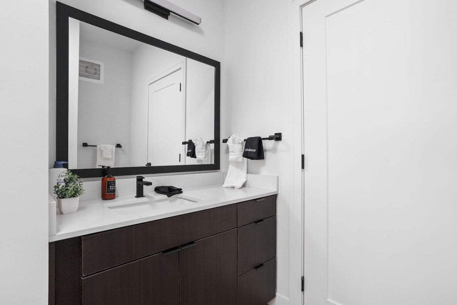 Building Photo - 421 N Pennsylvania St