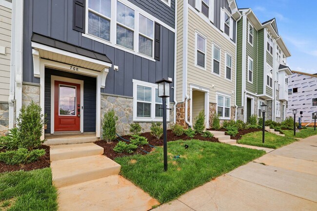 Building Photo - 768 Park Ridge Dr