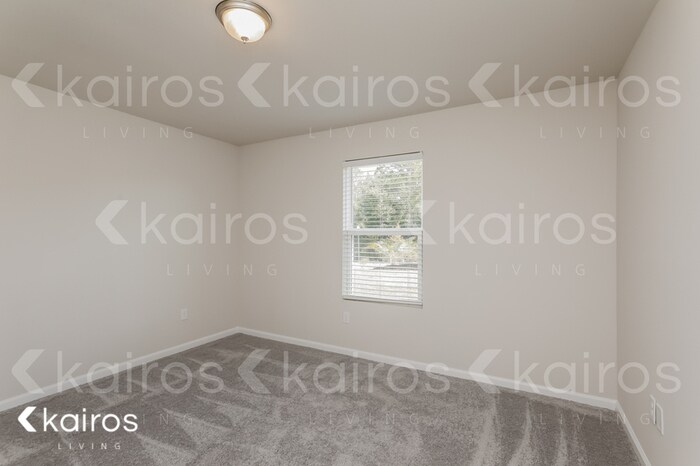 Building Photo - 832 Whispering Creek Ave