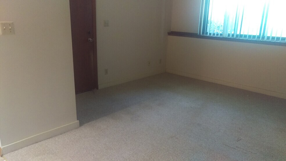 Building Photo - 924 Kellogg Ave