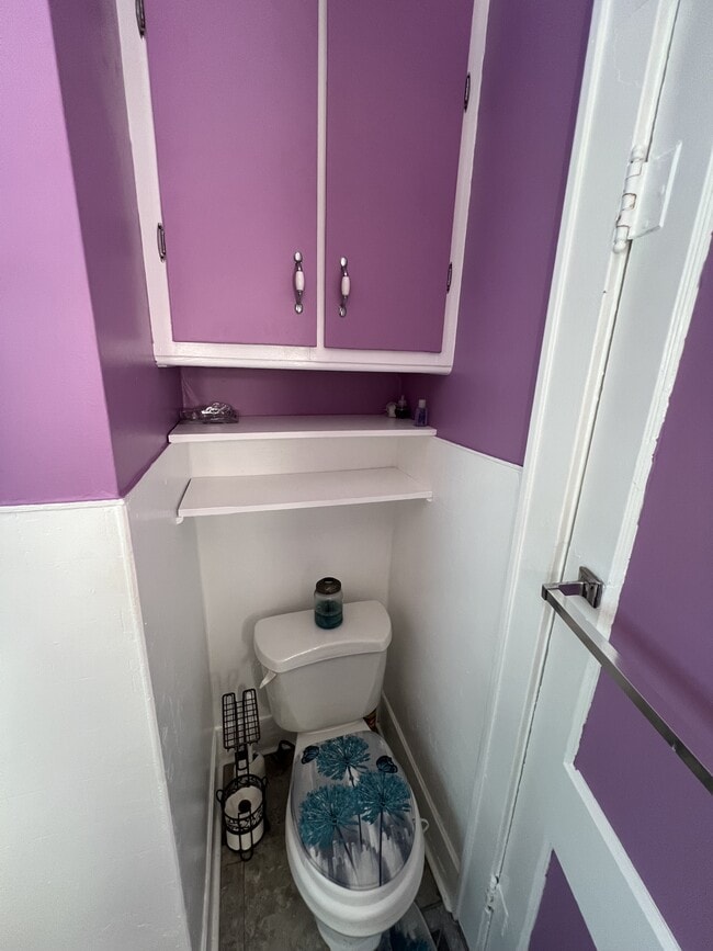 Building Photo - 1223 Bensch St