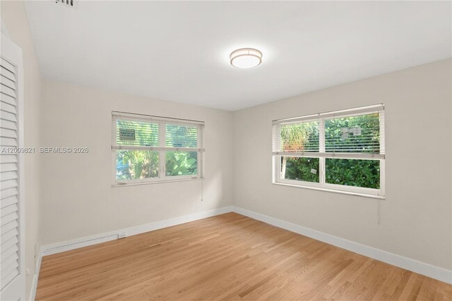Building Photo - 5614 San Vicente St
