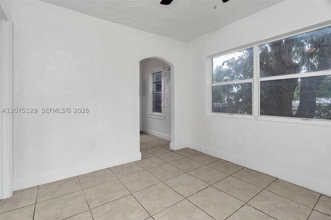 Building Photo - 1137 NW 29th St