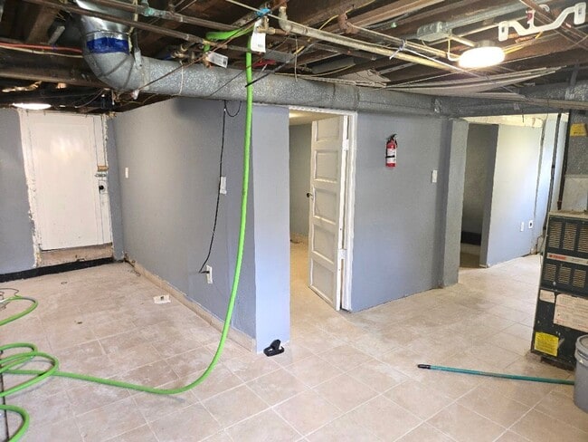 Building Photo - 559Groom1stfl&amp;2ndfl