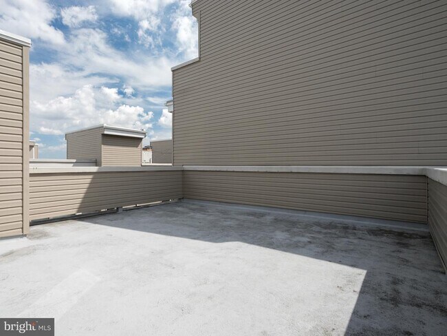 Building Photo - 2123 E Lehigh Ave