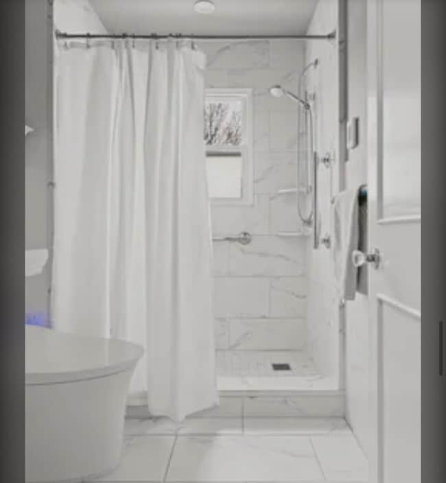 Building Photo - 444 St Davids Ave