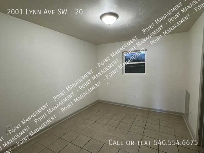 Building Photo - 2001 Lynn Ave SW