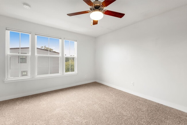 Building Photo - 418 W Tremont Ave