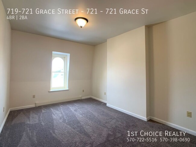 Building Photo - 4 bedroom 2 bath completely remodeled 1/2 ...