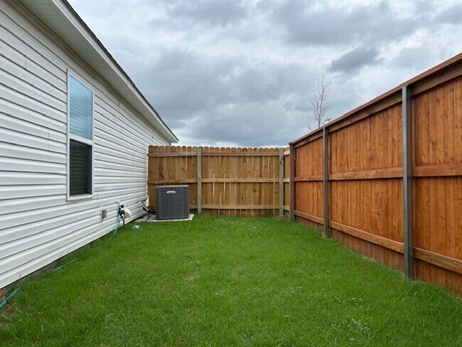 Building Photo - Welcome home to this stunning new construc...