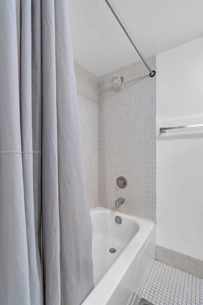 Building Photo - 6100 S Falls Cir Dr