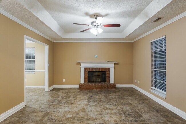 Building Photo - 144 Carriage Dr