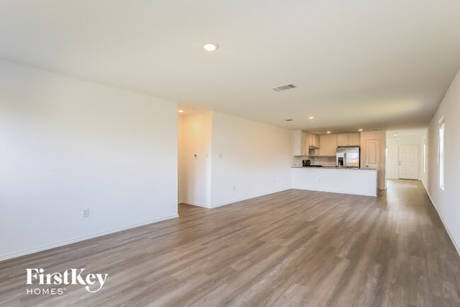 Building Photo - 6531 Scarecrow Wy