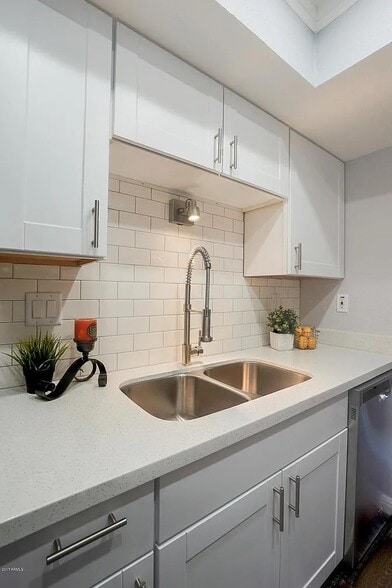 Building Photo - 5998 N 78th St