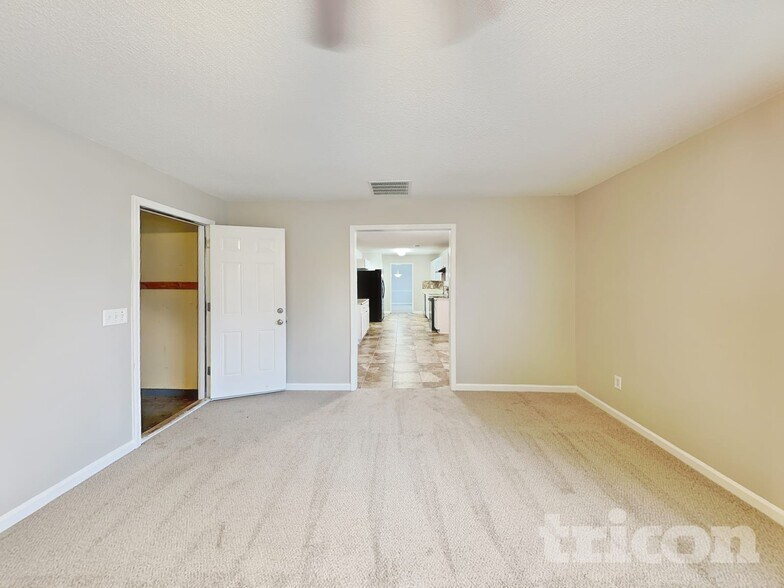 Building Photo - 2198 Colony Dr