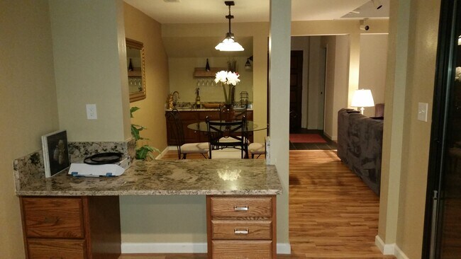 Building Photo - 295 Pimlico Dr