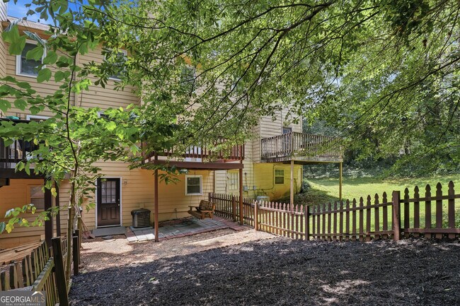 Building Photo - 1100 Westfield Trace