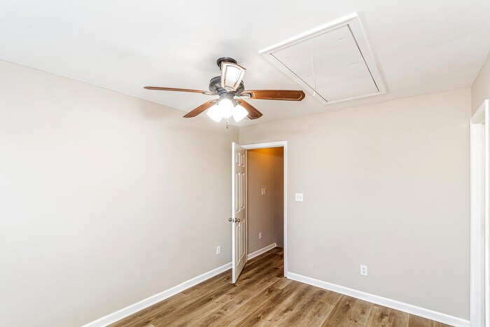 Building Photo - 650 Ganyard Farm Way