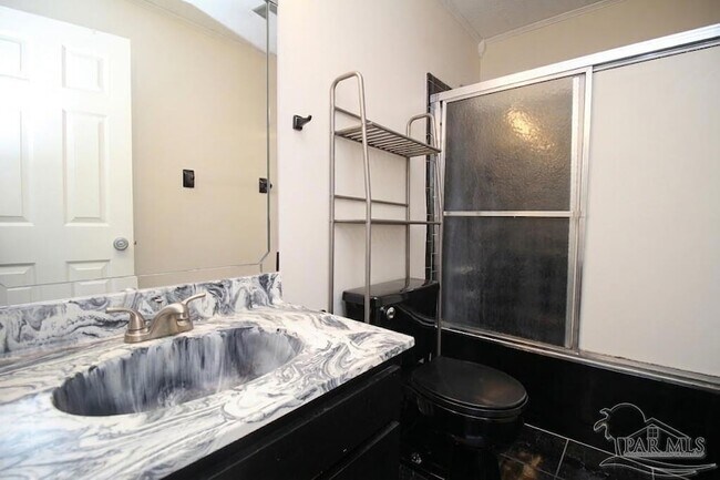 Building Photo - 2375 Sugartree Ave