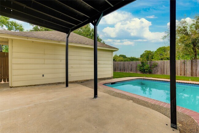 Building Photo - 1603 Leatherwood Dr