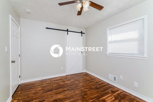 Building Photo - 3 Bedroom Pet-Friendly Home in LOUISVILLE,...