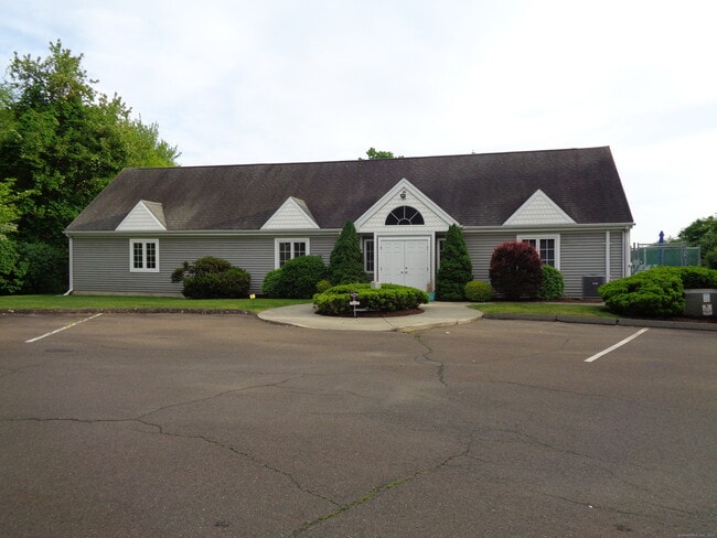 Building Photo - 560 Silver Sands Rd