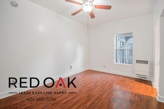 Building Photo - 250 Loma Dr