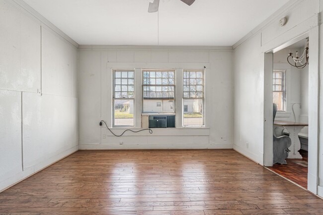 Building Photo - 1002 Beech St