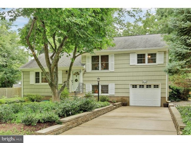 Primary Photo - 52 Shady Brook Ln