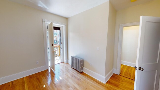 Primary Photo - 2 Bedroom Split on Beacon St. No brokers F...