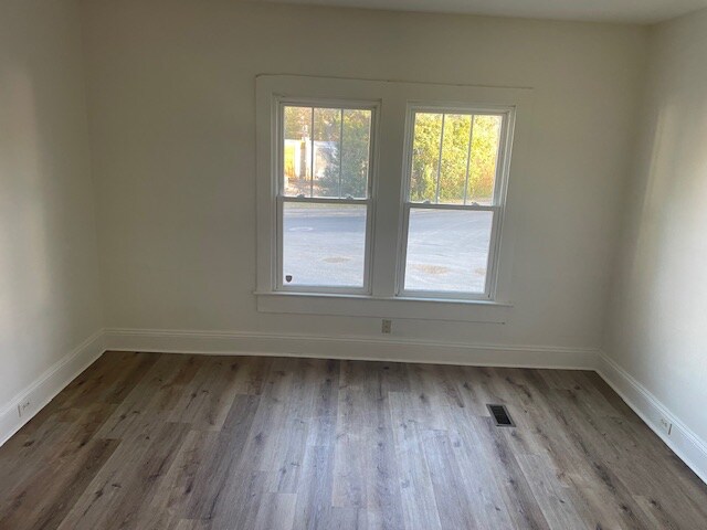 Building Photo - 1 Fair St SW