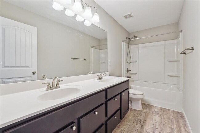 Building Photo - 4981 Bramblewood Cir