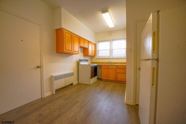 Building Photo - 16 N Sacramento Ave