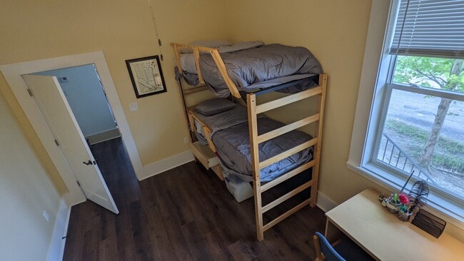 Building Photo - 1738 Allen St