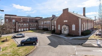 Building Photo - 140 E Glenwood Ave