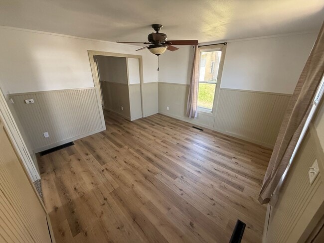 Building Photo - House Available