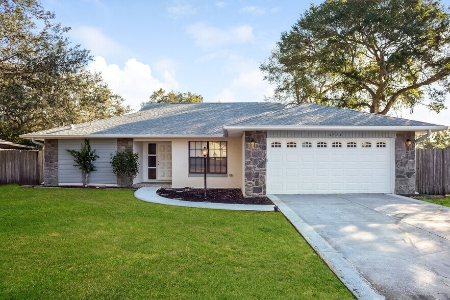 Primary Photo - 4524 Wyndcliff Cir